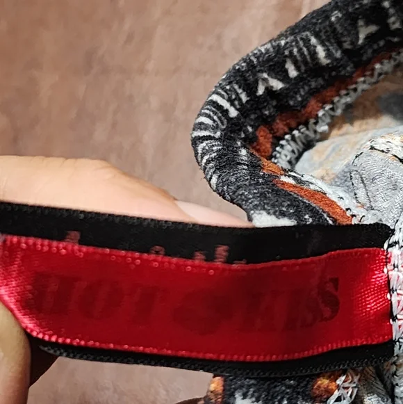 Hot Kiss Multicolor Patterned Fabric - Picture 7 of 8